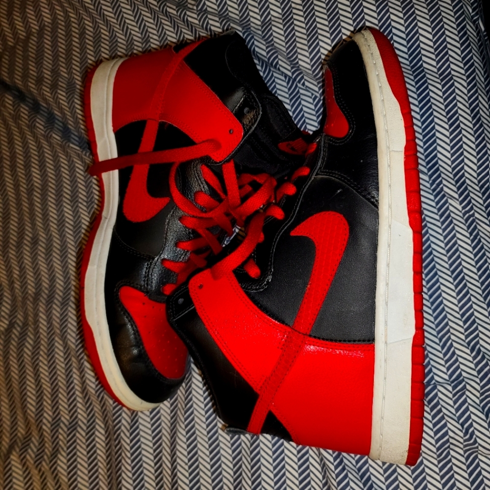 Nike dunk high red and black size 8.5
